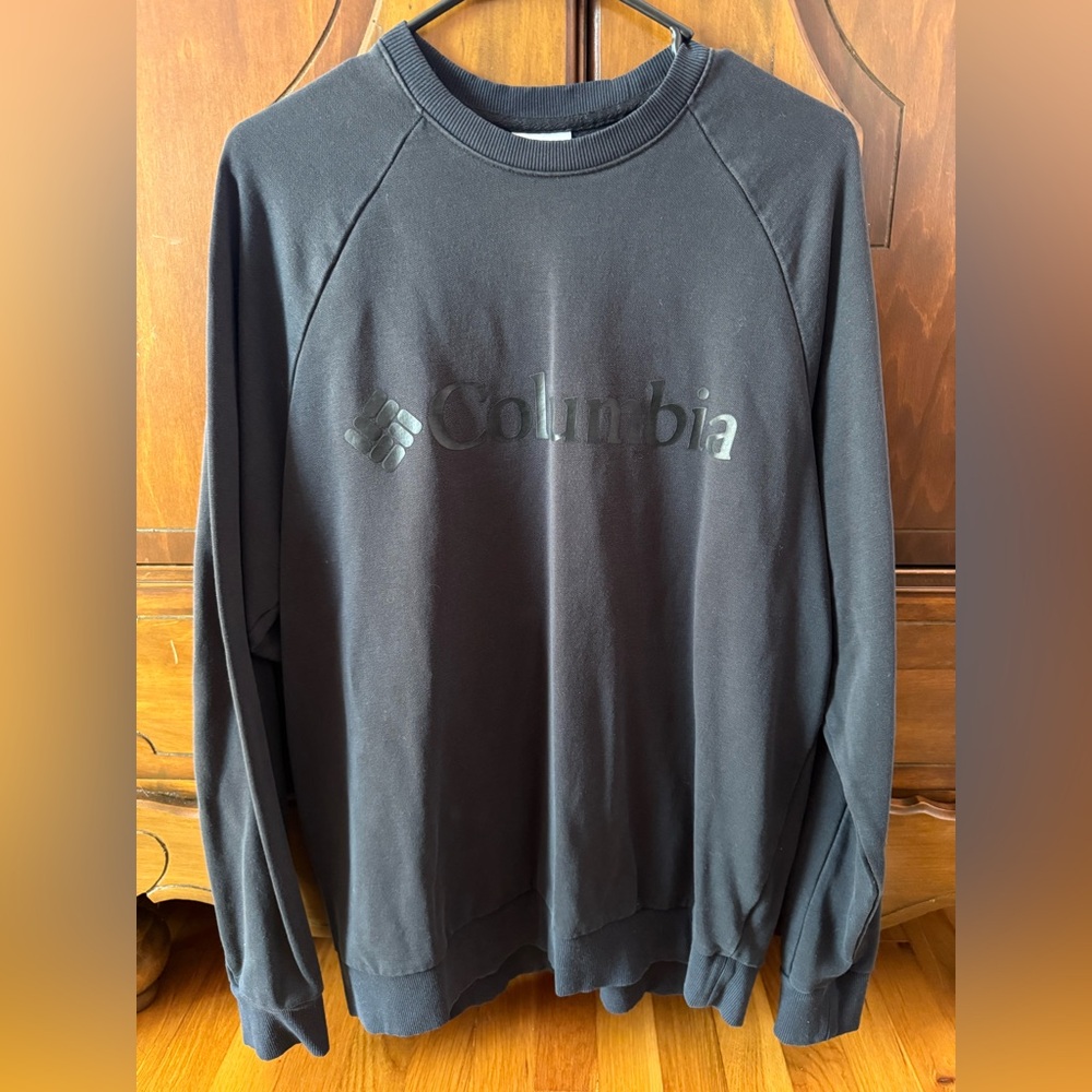 Columbia Men's Black Crewneck